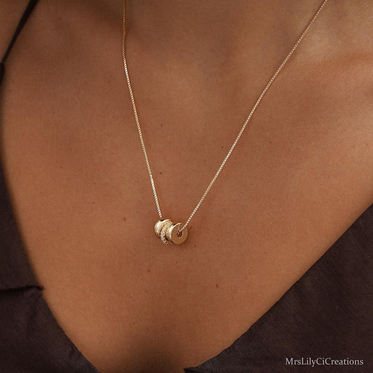 Personalised Engraved Name Necklace, Custom Family Name Jewelry, Multiple Ring Necklace with Name, Name Gift for Mom, Memorial Gifts for her