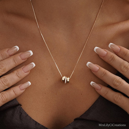 Personalised Engraved Name Necklace, Custom Family Name Jewelry, Multiple Ring Necklace with Name, Name Gift for Mom, Memorial Gifts for her